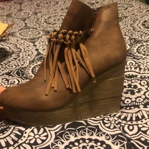 Sbicca high heeled bootie